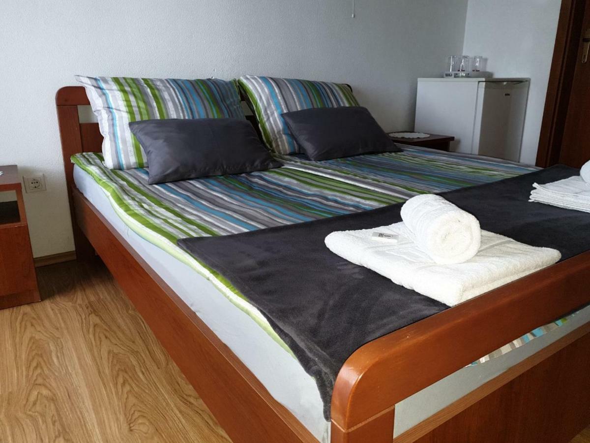 Pansion Ribica Hotel Криквеница Екстериор снимка